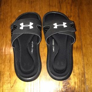 GUC Under Armour Slides Boys 1y